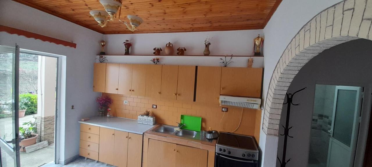 Honey-House “Kastrioti” Apartment เปอร์เมต ห้อง รูปภาพ