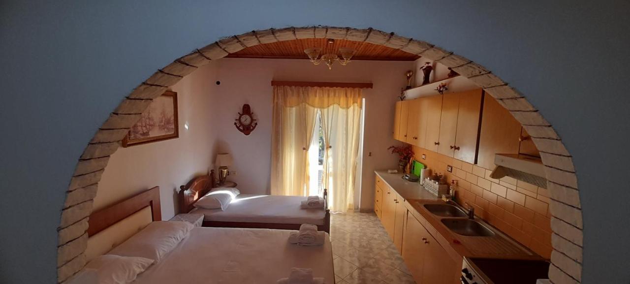 Honey-House “Kastrioti” Apartment เปอร์เมต ภายนอก รูปภาพ