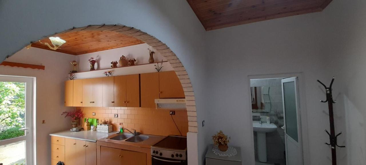 Honey-House “Kastrioti” Apartment เปอร์เมต ภายนอก รูปภาพ